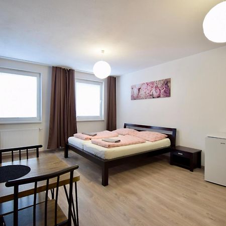 Apartman Zlatovska 22B Тренчин Экстерьер фото