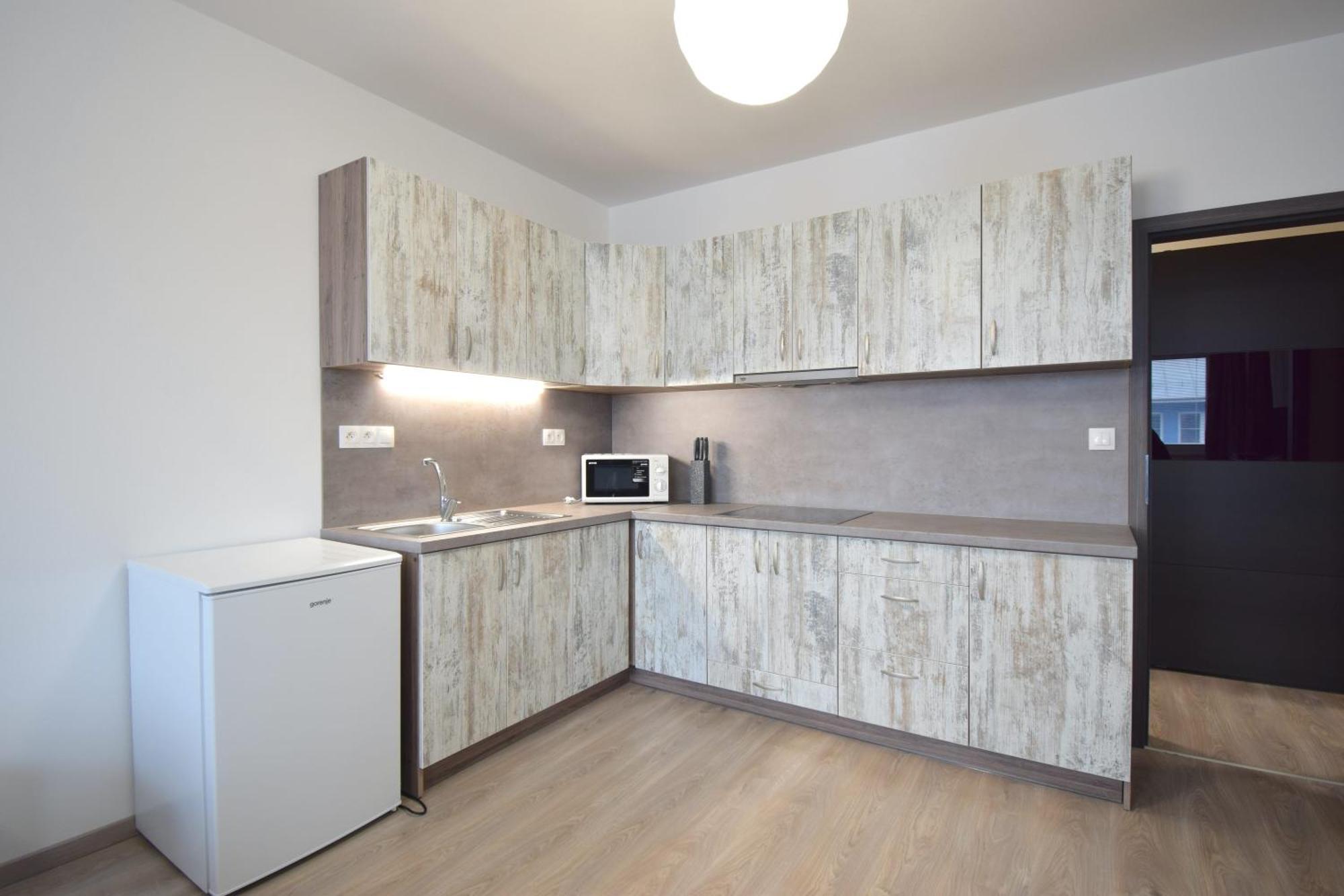 Apartman Zlatovska 22B Тренчин Экстерьер фото